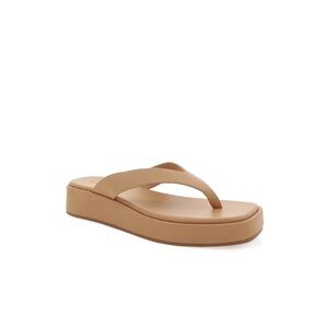 Billini Chrissa Sandal in Desert color. Size 7